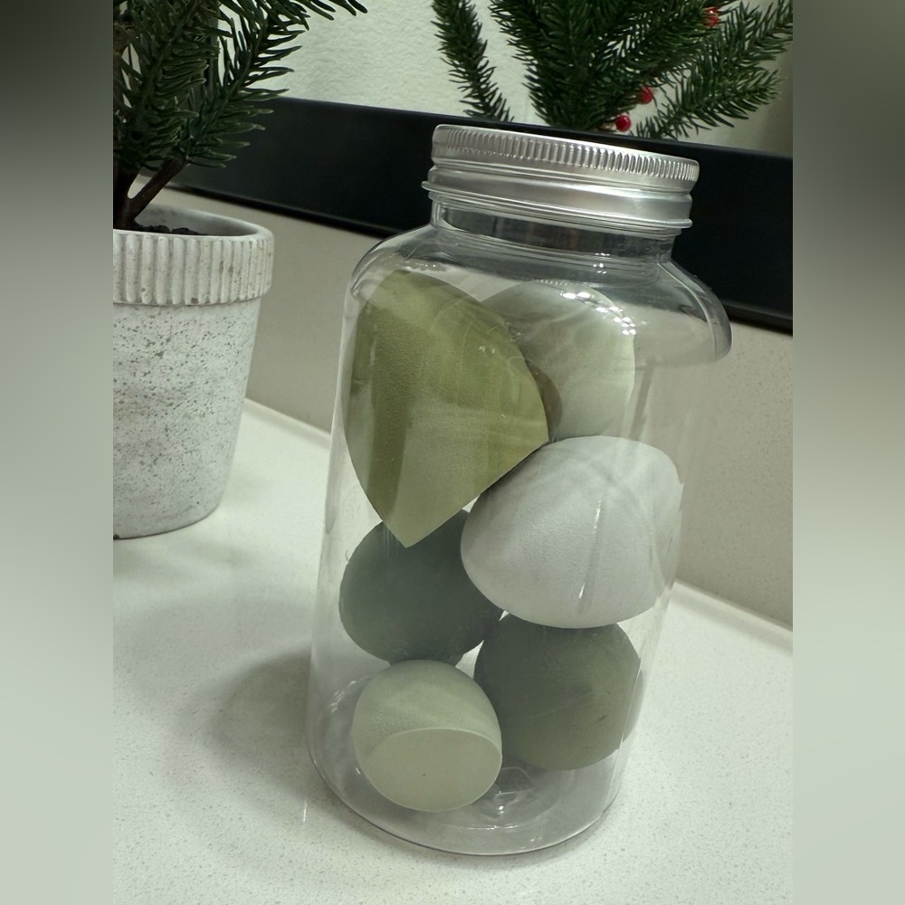 Set of Green beauty blenders
